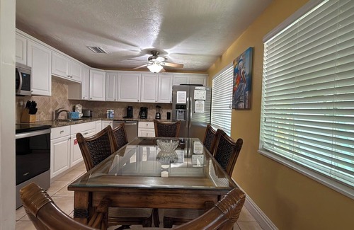 Key Colony Beach Casa | Tropical Oasis Home en Key Colony 3 habitaciones 2 baños con acceso al Club Cabana !!