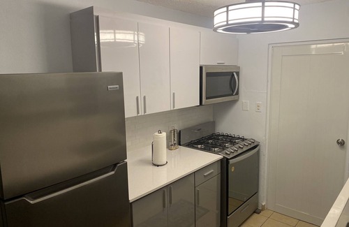 Levittown Casa | Tropical Oasis with pvt pool-near beach-La Placita-San Juan-Food-airport