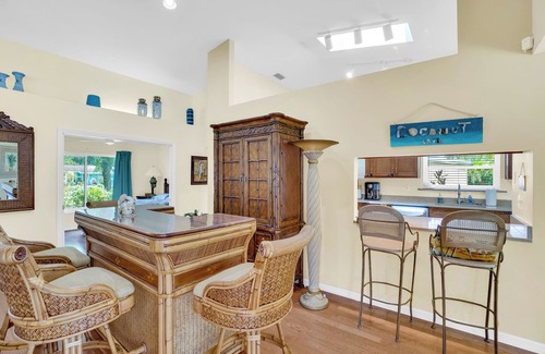 Vero Beach Casa | Tropical Paradise 4-bedroom house, Heated Pool, Games in lovely Vero Beach