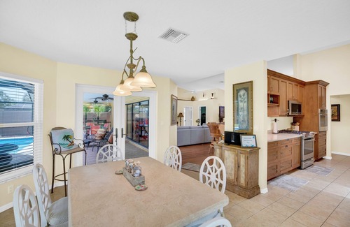 Vero Beach Casa | Tropical Paradise 4-bedroom house, Heated Pool, Games in lovely Vero Beach