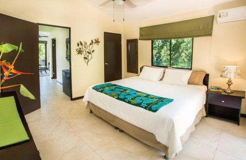 Parrita Casa | Tropical Paradise Villa - Beautiful Pool, Surrounded by Nature and Wildlife!