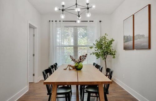 Flower Mound Casa | Tropical Pool Oasis - 5 BR Foosbal Cinema