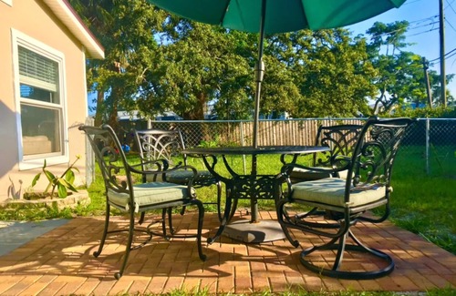 Tropic Casa | Tropical Suite with Garden near Beaches & Nature in Melbourne