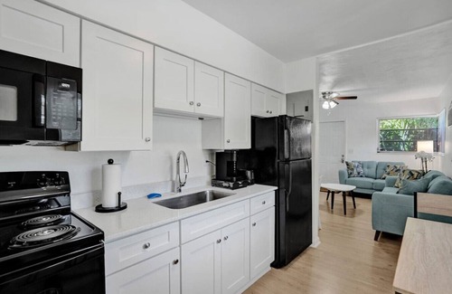 Tarpon River Apartamento | Tropical View Escape - 1BR
