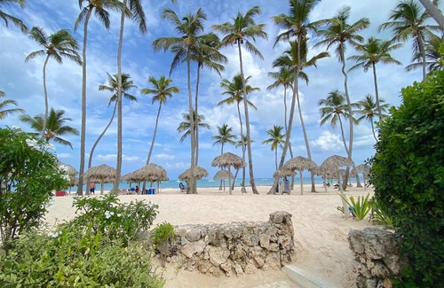 Bavaro Hotel | TROPICAL VILLAS and SUITES - BEACH CLUB, SPA, RESTAURANTS - playa LOS CORALES