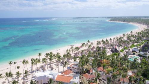 Bavaro Hotel | Tropical Villas at Los Corales Beach - Caribbean Rentals FZCO