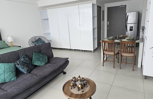 San Pedro Apartamento | Tropical Vista iFreses, 2nd floor! AC, TV and Pool