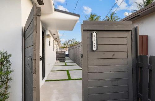 Melaleuca Gardens Casa | Tropical WaterFront Oasis