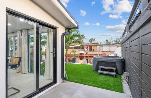Melaleuca Gardens Casa | Tropical WaterFront Oasis