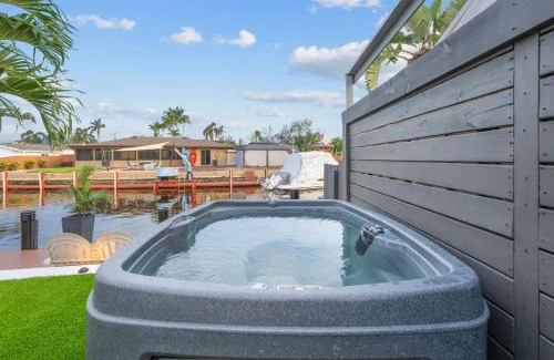 Melaleuca Gardens Casa | Tropical WaterFront Oasis