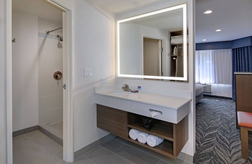 Anaheim Resort Hotel | Tropicana Inn and Suites
