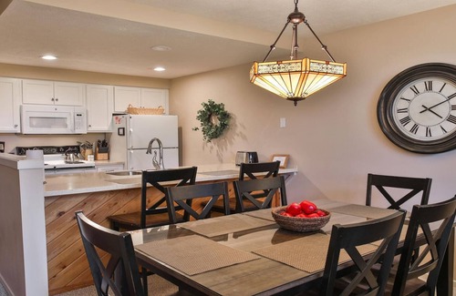 Harbor Springs Condominio | Condominio 127 - Trout Creek Condos