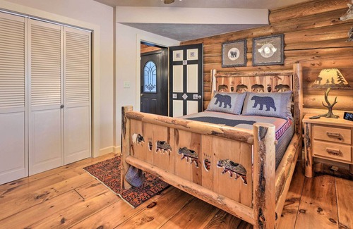 Lone Rock Cabina | Trout Lodge at Two Rivers - Waterfront Cabin!