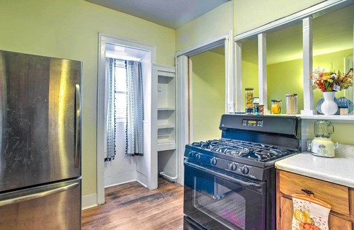 Newtonville Casa | Troy Townhome: 10 Mi to Downtown Albany!