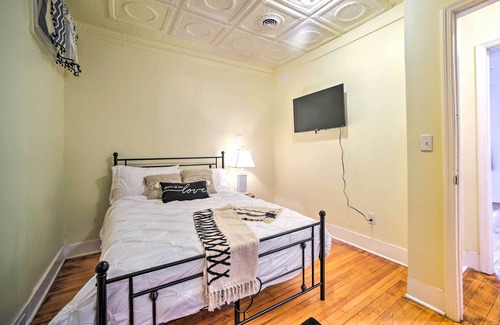 Newtonville Casa | Troy Townhome: 10 Mi to Downtown Albany!
