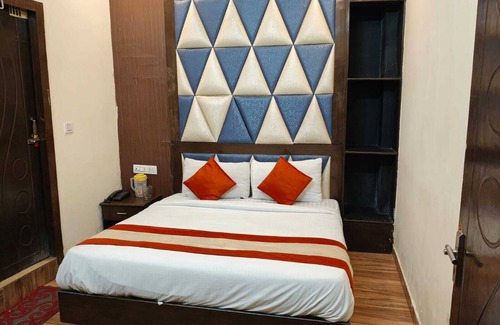 Mayapur Hotel | TRPOTELS Sudarsan