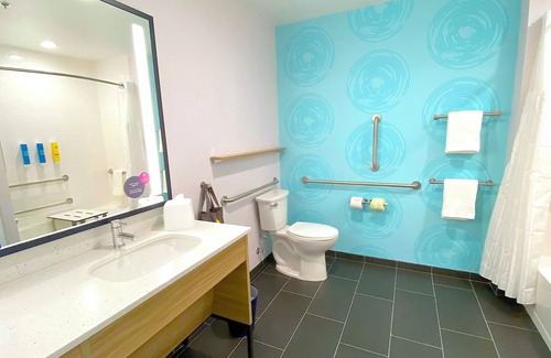Little Italy Hotel | Tru By Hilton Baltimore Harbor East, MD