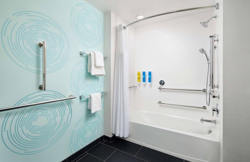 North Charleston Hotel | Tru by Hilton Charleston Airport