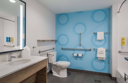Greensboro Hotel | Tru by Hilton Greensboro, NC