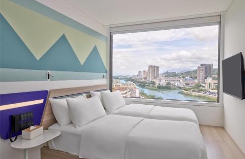 Lao Cai Hotel | Tru by Hilton Lao Cai City Riverside