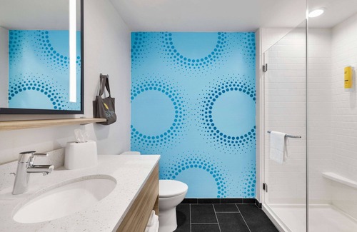 Lawrenceville Hotel | Tru by Hilton Lawrenceville Atlanta I-85 Sugarloaf
