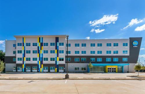 Northeast Pensacola Hotel | Tru By Hilton Pensacola I-10 North Davis Highway