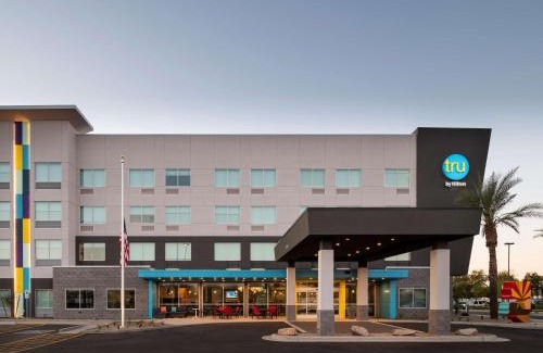 Glendale Sports and Entertainment District Hotel | Tru By Hilton Phoenix Glendale Westgate