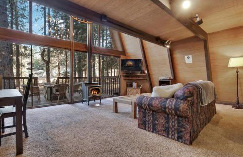 Truckee Casa | Truckee Cabin Getaway - Sleeps 6