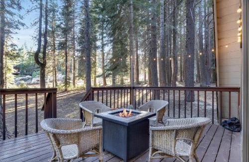 Truckee Casa | Truckee Cabin Getaway - Sleeps 6