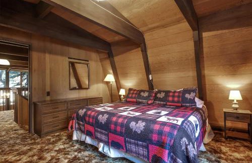 Truckee Casa | Truckee Cabin Getaway - Sleeps 6