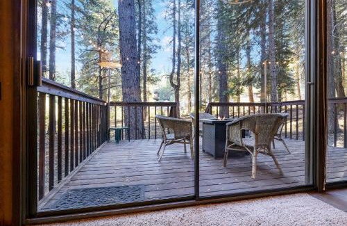 Truckee Casa | Truckee Cabin Getaway - Sleeps 6