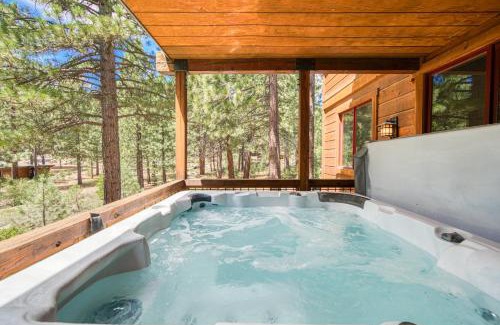 Truckee Casa | Truckee Timbers at Gray's Crossing by Tahoe Getaways - 4BR w Hot Tub, Ping Pong & EV