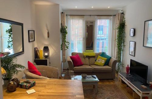 Bangor Apartamento | True Colours Apartment in Central Location