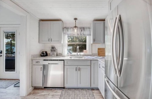 East Corinth Casa | True lakefront living on Boyd Lake, Maine. Luxury on the lake for all to enjoy.