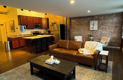 Utica Apartamento | True Loft at Baggs Square-Walking distance to Wynn Hospital