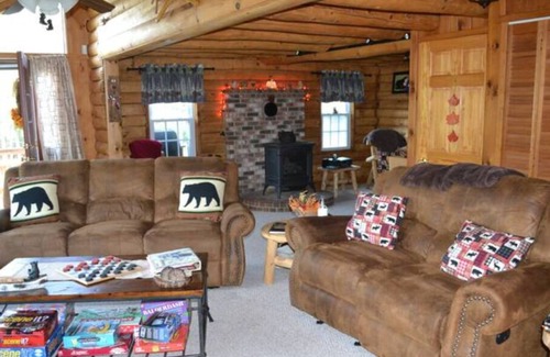 Ellsworth Cabina | True Log Cabin in the White Mountains