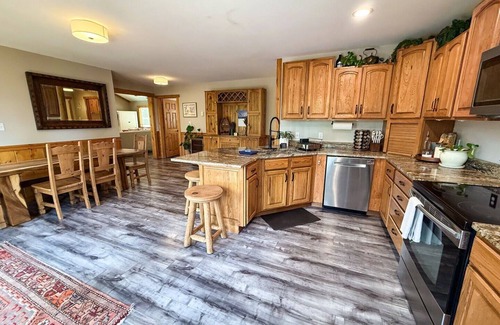 Whitefish Casa | True Montana Peaceful Surroundings | Beautiful Home | Pet Friendly | Sleeps 8