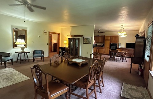 Oregon Casa | True River Frontage Private grounds 3-bedroom house Enjoy a relaxing stay