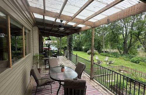 Oregon Casa | True River Frontage Private grounds 3-bedroom house Enjoy a relaxing stay