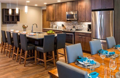 Breckenridge Complejo | TRUE SKI IN/OUT GRAND CO PEAK 8: 3BD/3BA Sleep12 LUXURY RESORT March 14-21, 2026