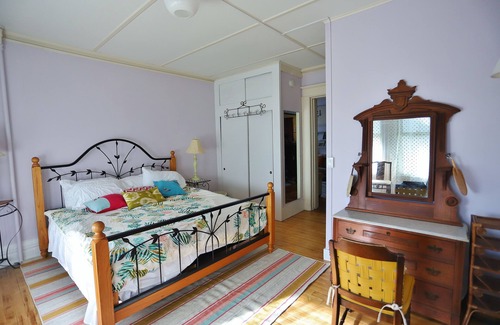 North Adams Apartamento | True Victorian in the Berkshires