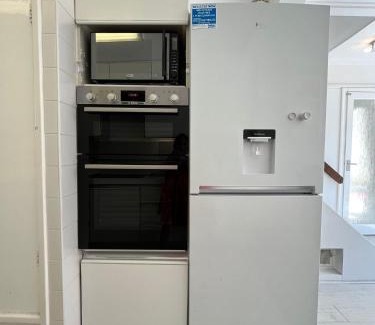 Harlow Casa | Truehome Close to Stansted Airport