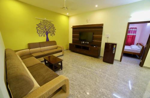 Tirupati Apartamento | TrueLife - Railway station - On way to Balaji Temple - Breakfast included - Large 2BHK AC Apartments - Enjoy morning Coffee Tea Milk - Modular Kitchen - Fast WiFi, Jio Smart TV - Easy access to all Temples - Travels - TrueLife's service with lots of Love