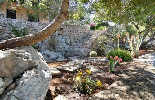 Marina di Novaglie Villa | Trullo Anthos - Con Splendida Vista Mare e Giardino Privato