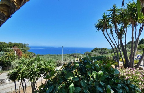 Marina di Novaglie Villa | Trullo Anthos - Con Splendida Vista Mare e Giardino Privato
