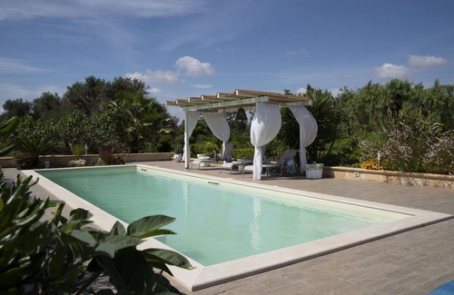 San Vito dei Normanni Cabaña | trullo oron call by pugliadamare
