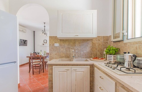 San Vito dei Normanni Villa | Trullo Poggio. Large pool 14x8 m, private garden, climate. Beaches at 5 km.
