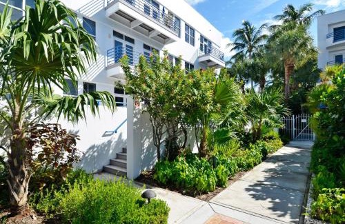 Truman Annex Casa | Trumans Hideaway by AvantStay Great Location w Patio Outdoor Dining BBQ Shared Pool Week Long Stays