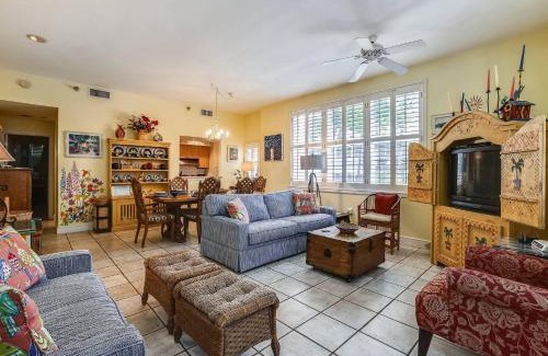 Truman Annex Casa | Trumans Hideaway by AvantStay Great Location w Patio Outdoor Dining BBQ Shared Pool Week Long Stays
