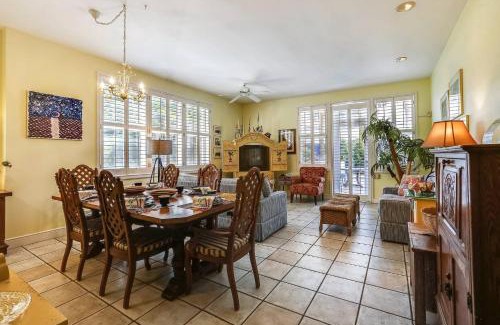Truman Annex Casa | Trumans Hideaway by AvantStay Great Location w Patio Outdoor Dining BBQ Shared Pool Week Long Stays